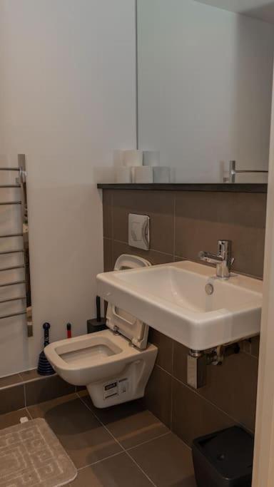 Stylish 4 Mins From Station *