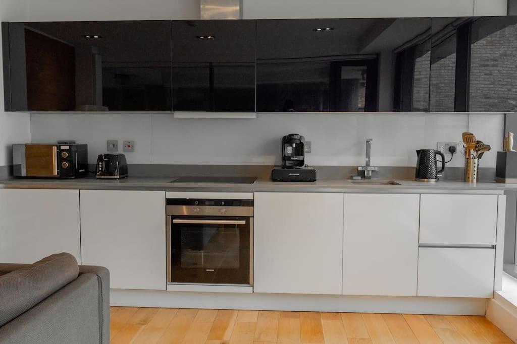 Stylish 4 Mins From Station Appartamento Londra